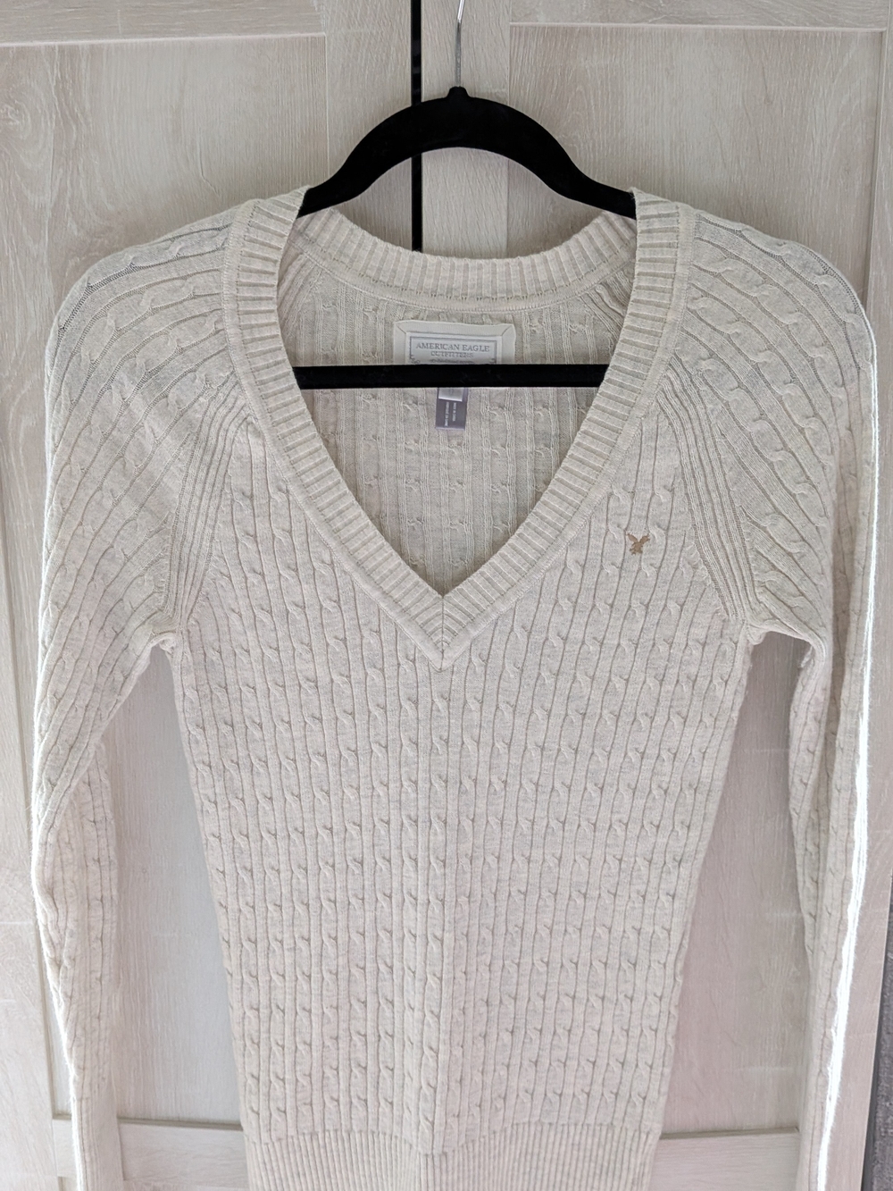 American Eagle Outfitters Cream Cable V-Neck Sweater